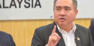 Anthony Loke tells PAS president no need to see non-Muslims as enemies of Malays