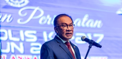 PM Anwar: Govt not interfering in police investigation of ‘Allah’ socks issue