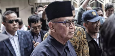 Muslim preacher in Indonesia arrested for blasphemy after allowing women to pray & preach alongside men - Mothership.SG - News from Singapore, Asia and around the world