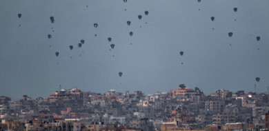 Ceasefire deal in Gaza before Ramadan 'looking tough', Biden says - after US denies causing airdrop deaths